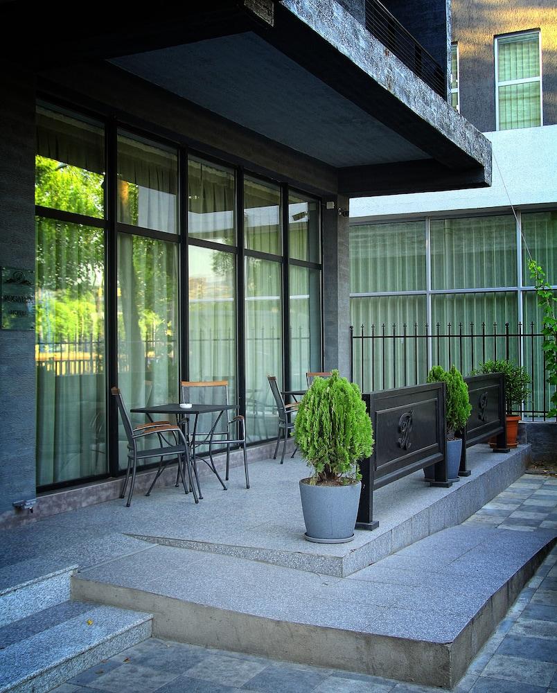 Hotel Rogalux Blue Tbilisi Exterior foto