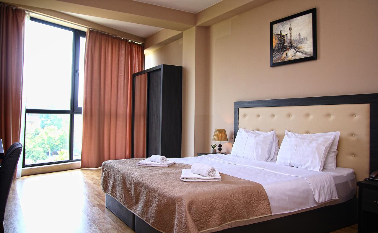 Hotel Rogalux Blue Tbilisi Exterior foto